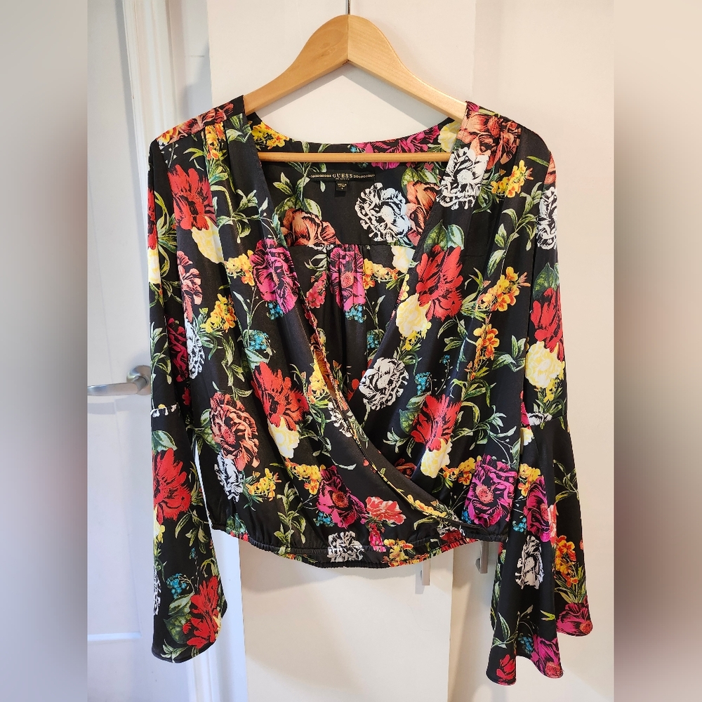 GUESS Women's Blouse Size L Flower Pattern (New without tags)